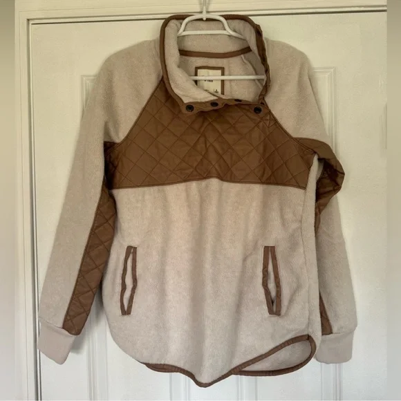 Abercrombie & Fitch Tan and Cream Fleece Pullover - Picture 1 of 3